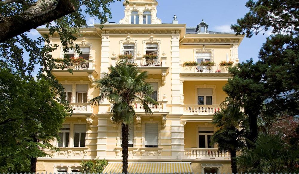 Hotel Westend 3*