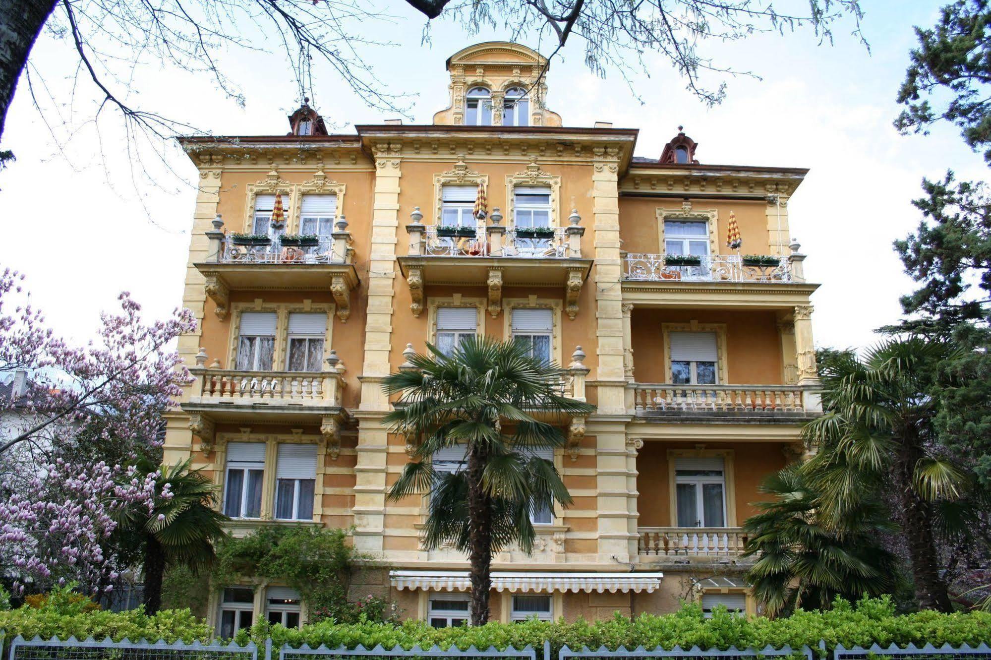Westend 3*